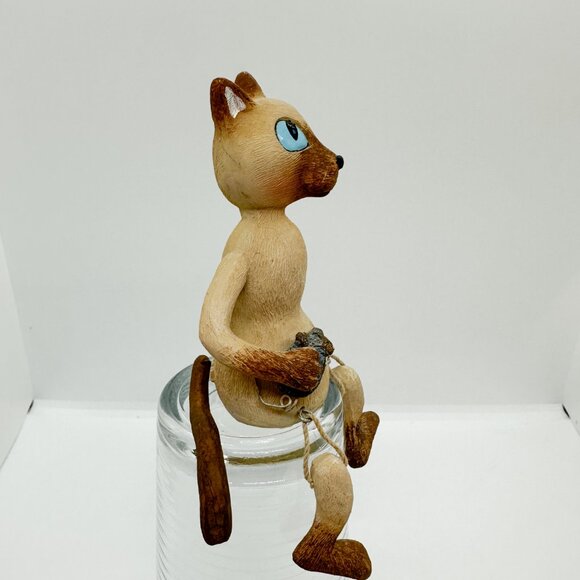 Vintage 2004 Siamese Cat Shelf Sitter Anthropomorphic Doll Resin Weirdo Silly - Picture 5 of 6